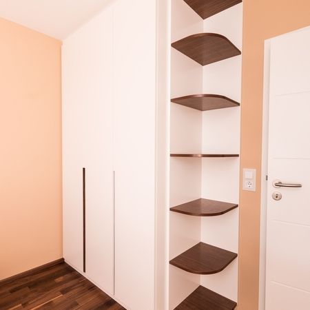 Wohnraummöbel